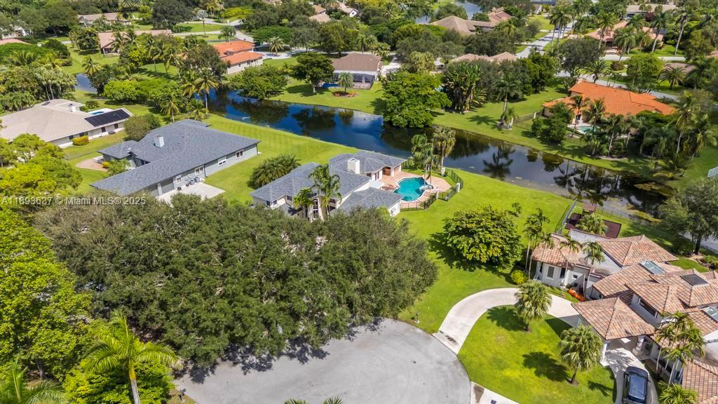 DAVIE WHISPERING PINES - Residential