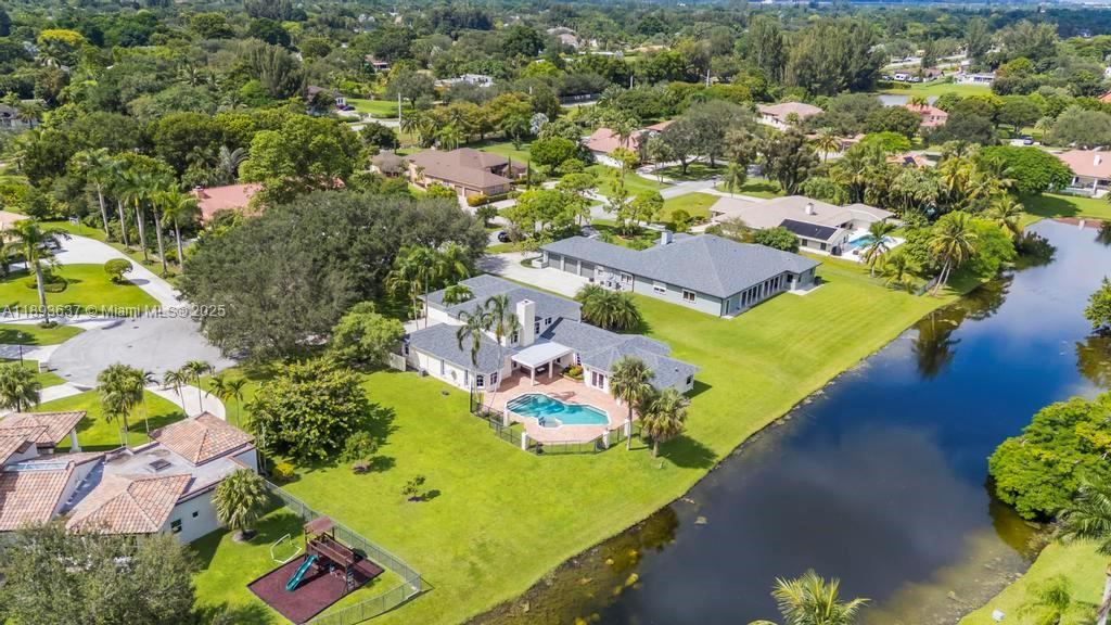 DAVIE WHISPERING PINES - Residential