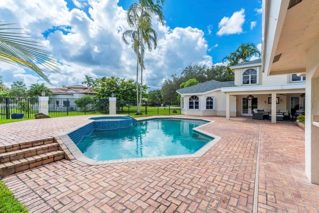 DAVIE WHISPERING PINES - Residential