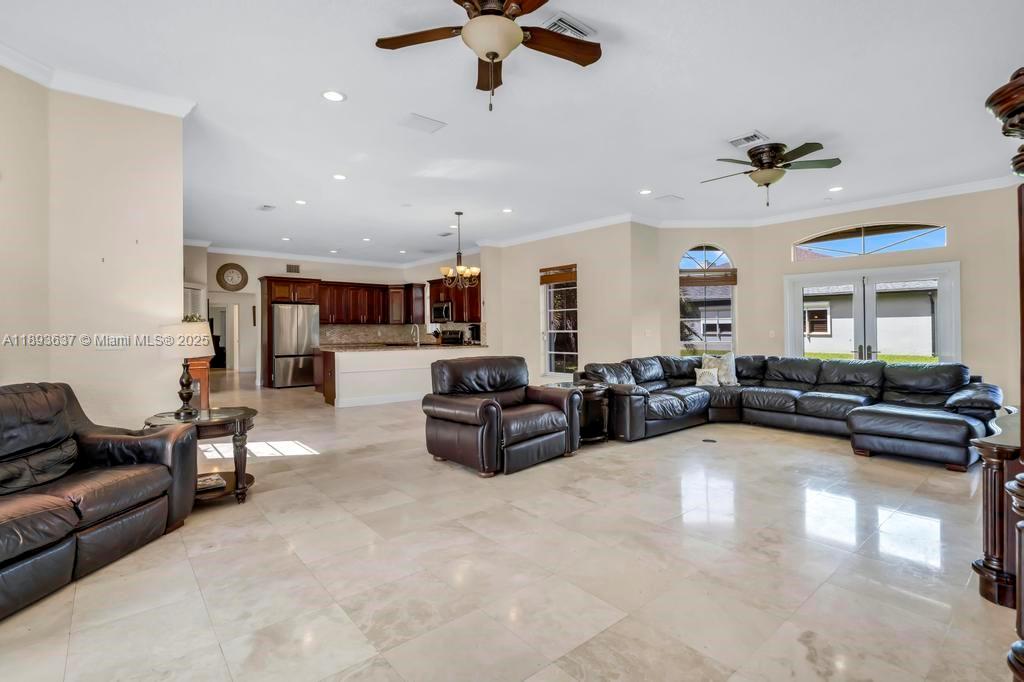 DAVIE WHISPERING PINES - Residential