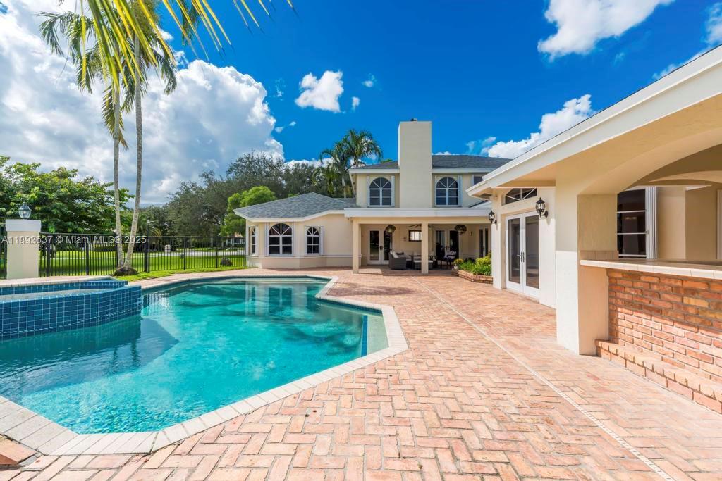 DAVIE WHISPERING PINES - Residential