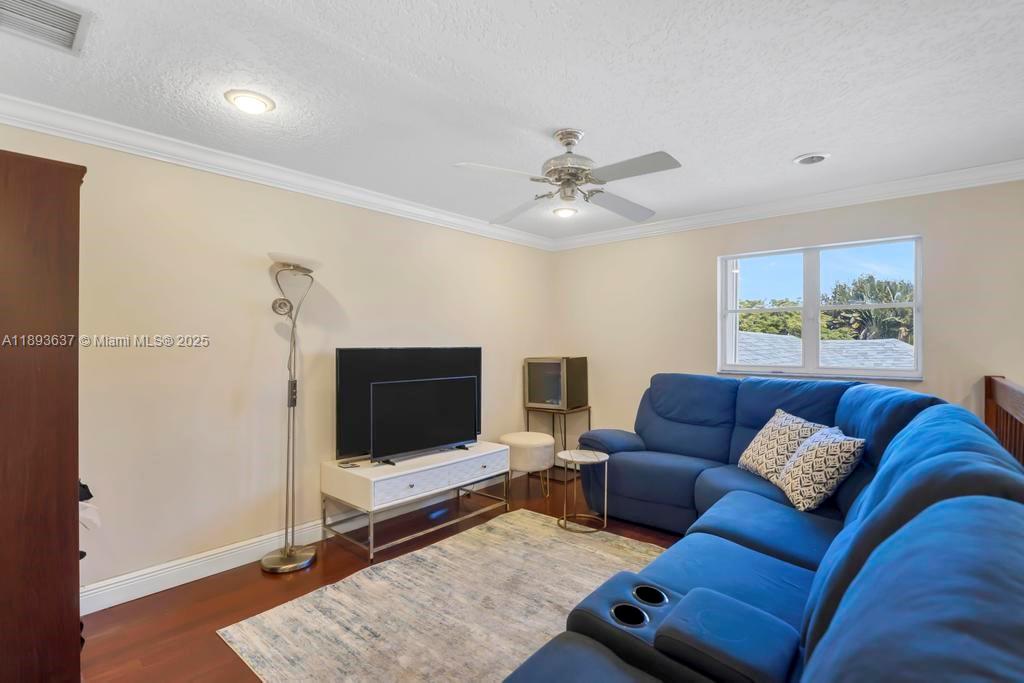 DAVIE WHISPERING PINES - Residential