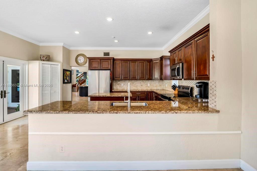 DAVIE WHISPERING PINES - Residential