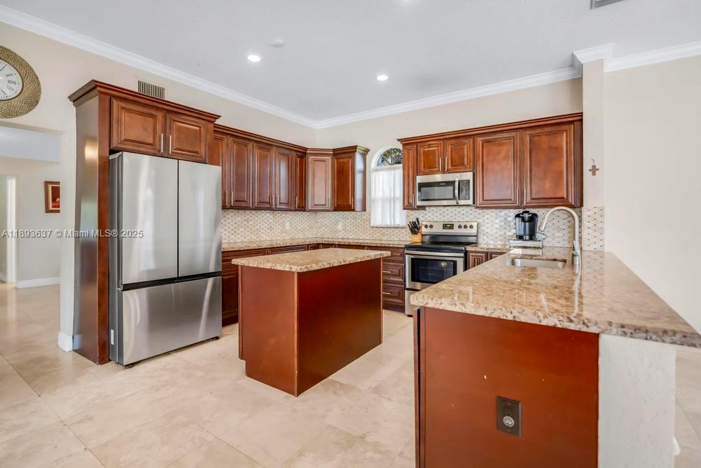 DAVIE WHISPERING PINES - Residential