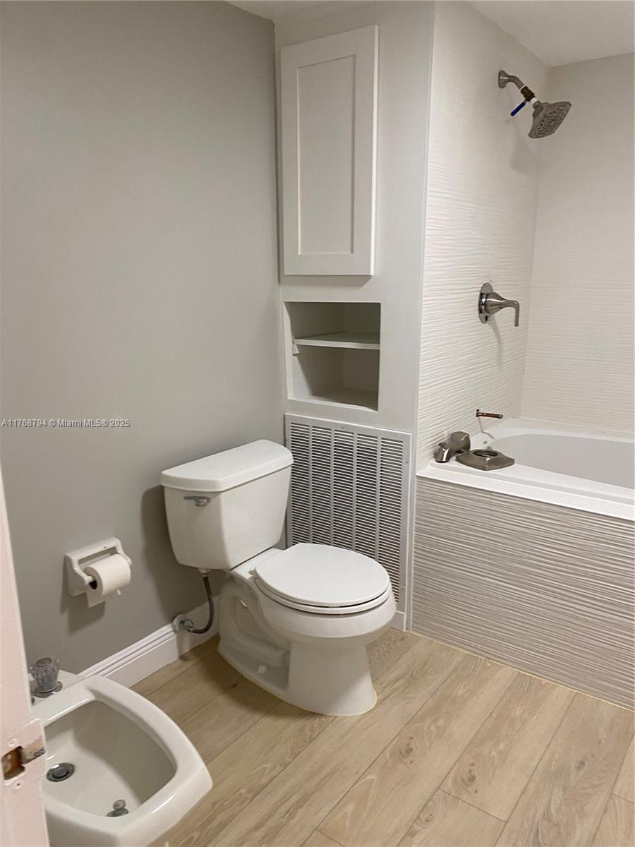 TOWNHOUSES OF HIGHLAND BE - Residential Lease