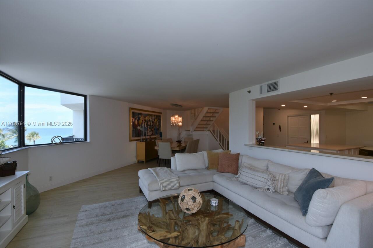 TOWNHOUSES OF HIGHLAND BE - Residential Lease