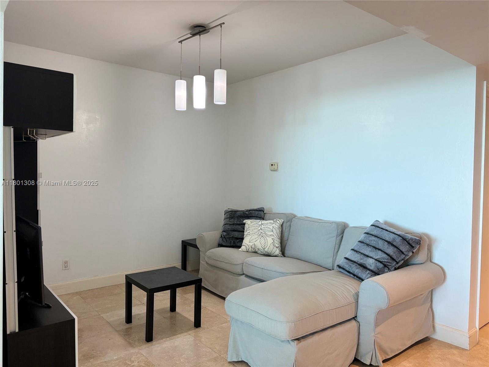 THE OAKS I CONDO - Residential