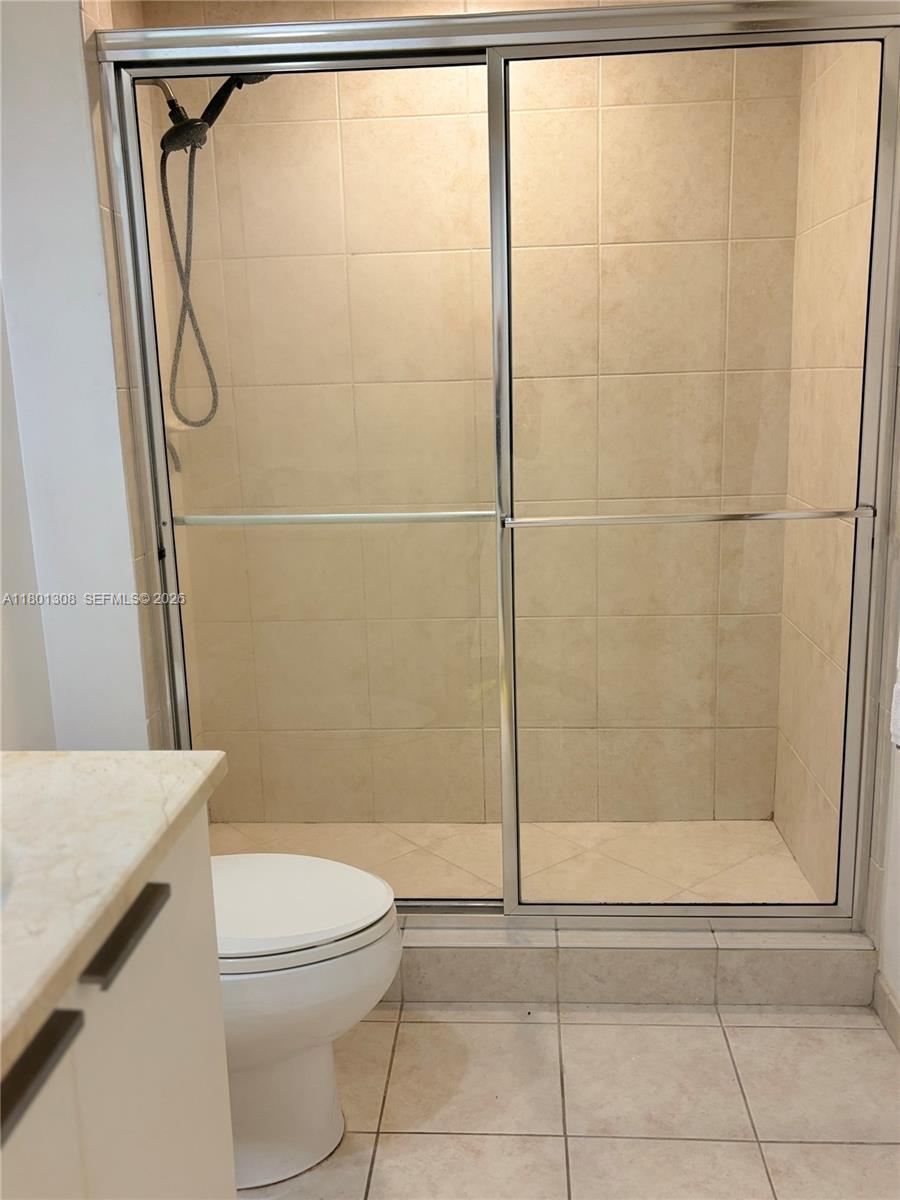 THE OAKS I CONDO - Residential