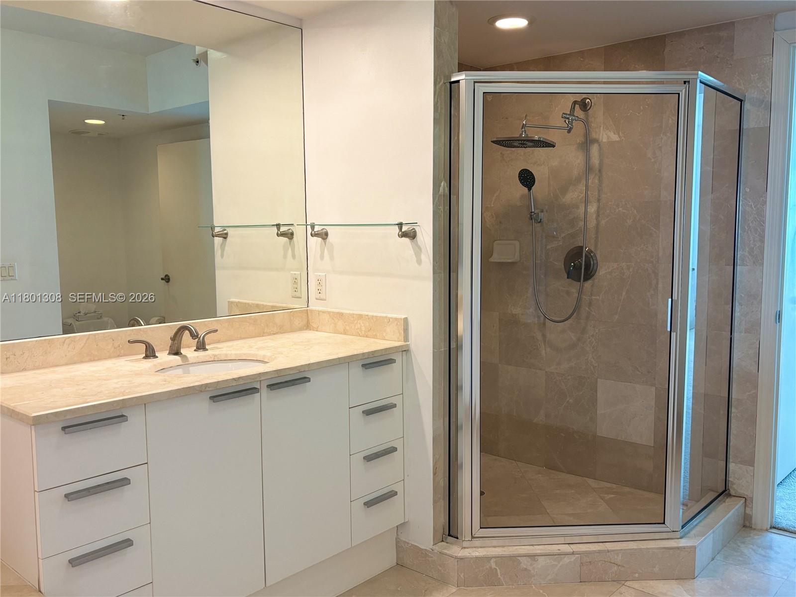 THE OAKS I CONDO - Residential