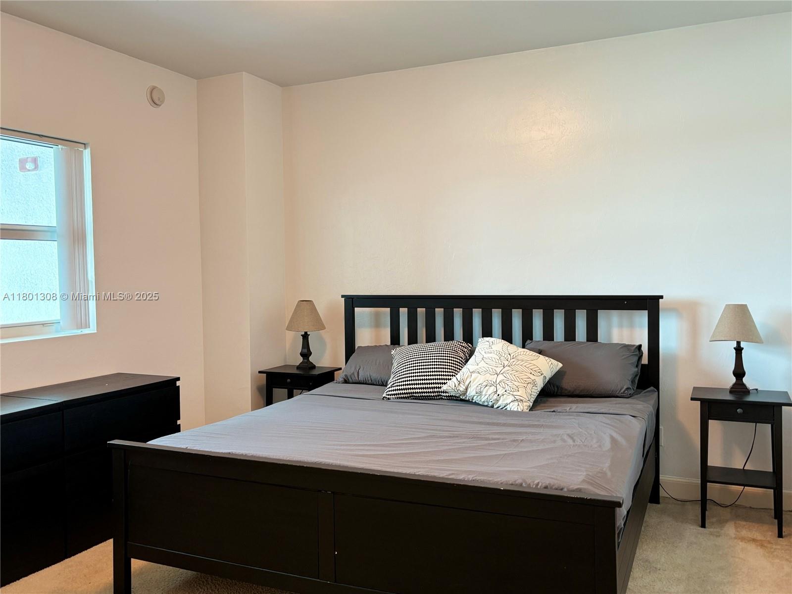 THE OAKS I CONDO - Residential