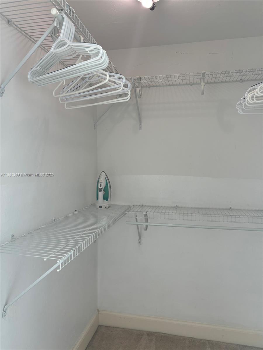 THE OAKS I CONDO - Residential