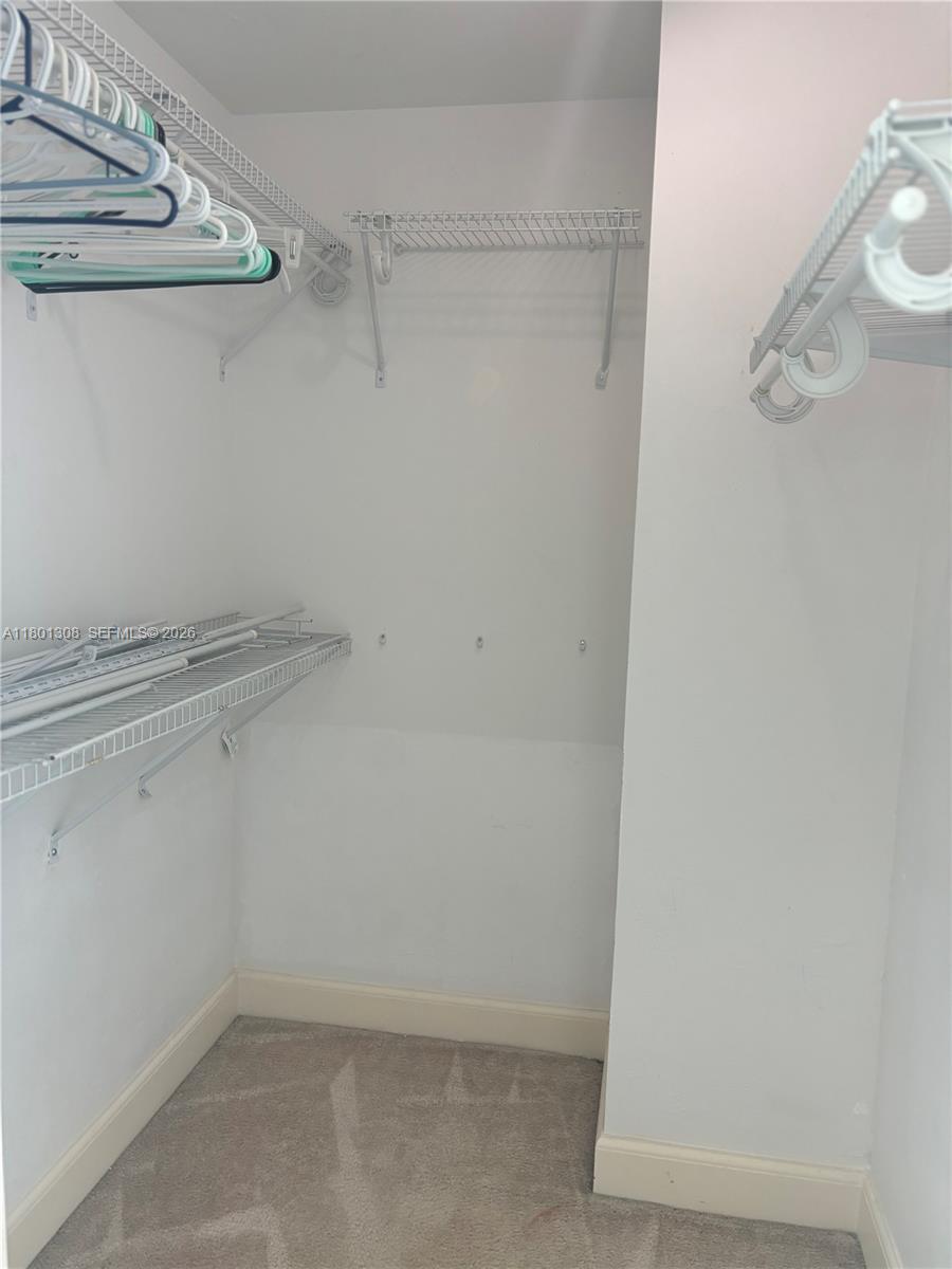 THE OAKS I CONDO - Residential