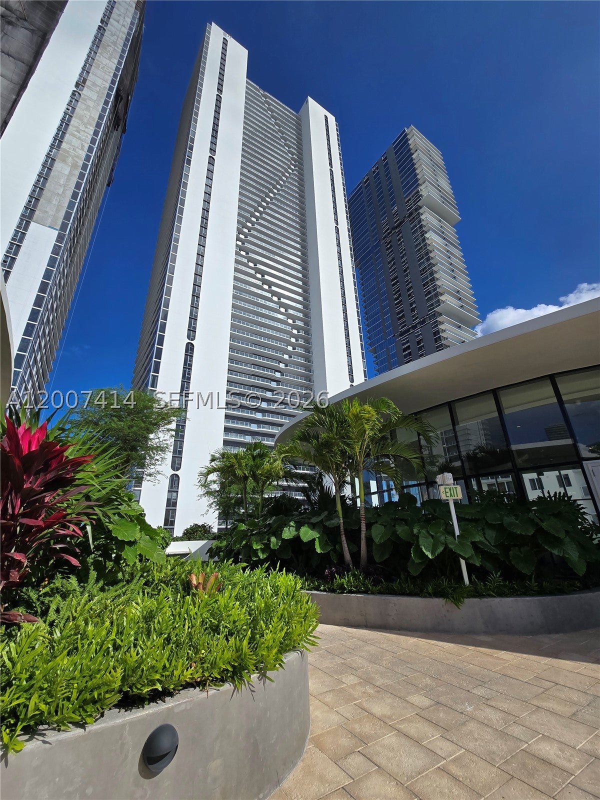 700 NE 24 ST 3104