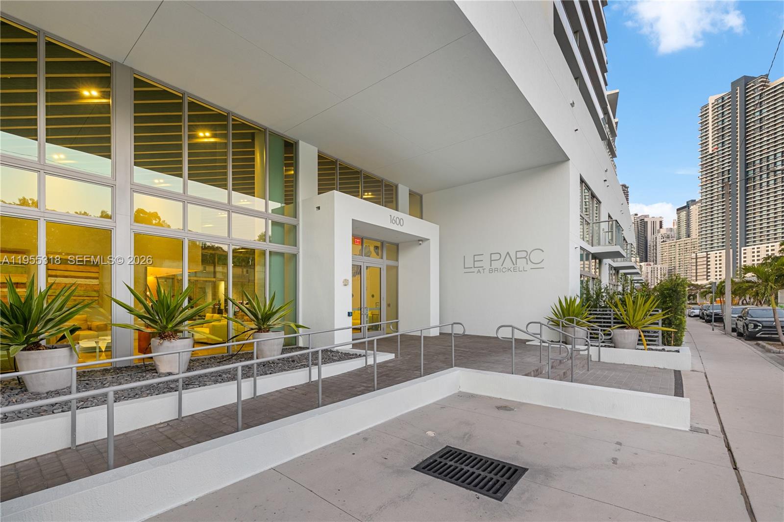 LE PARC AT BRICKELL CONDO - Residential