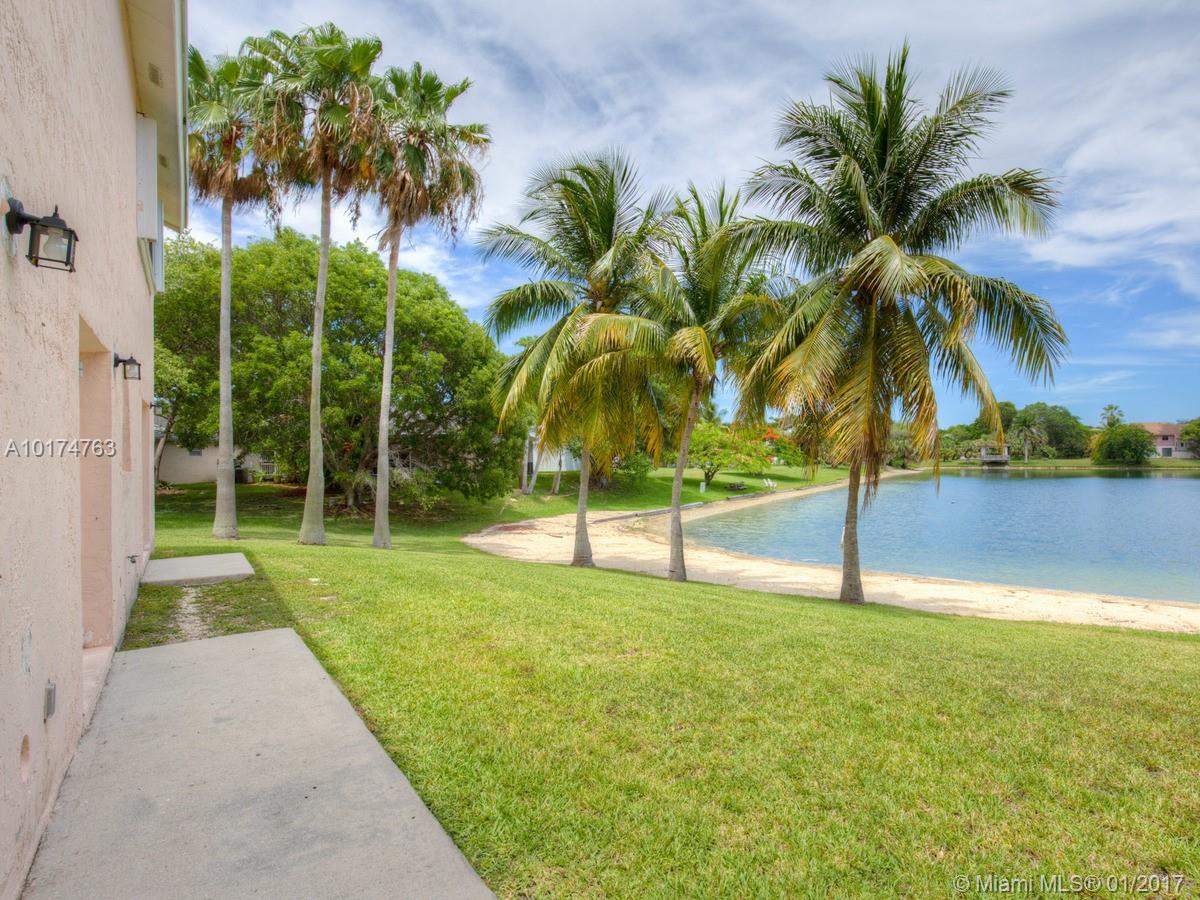 Seagrape Twnhms Amd 01 - Residential Lease