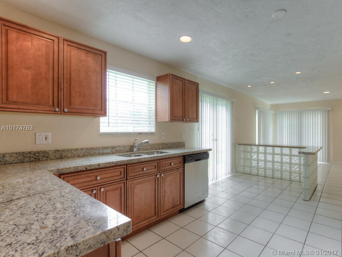 Seagrape Twnhms Amd 01 - Residential Lease