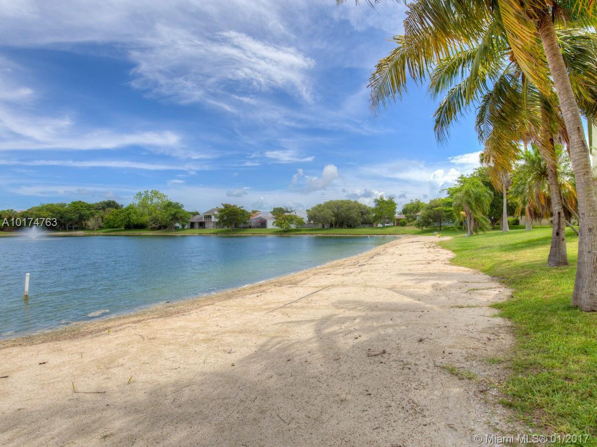 Seagrape Twnhms Amd 01 - Residential Lease