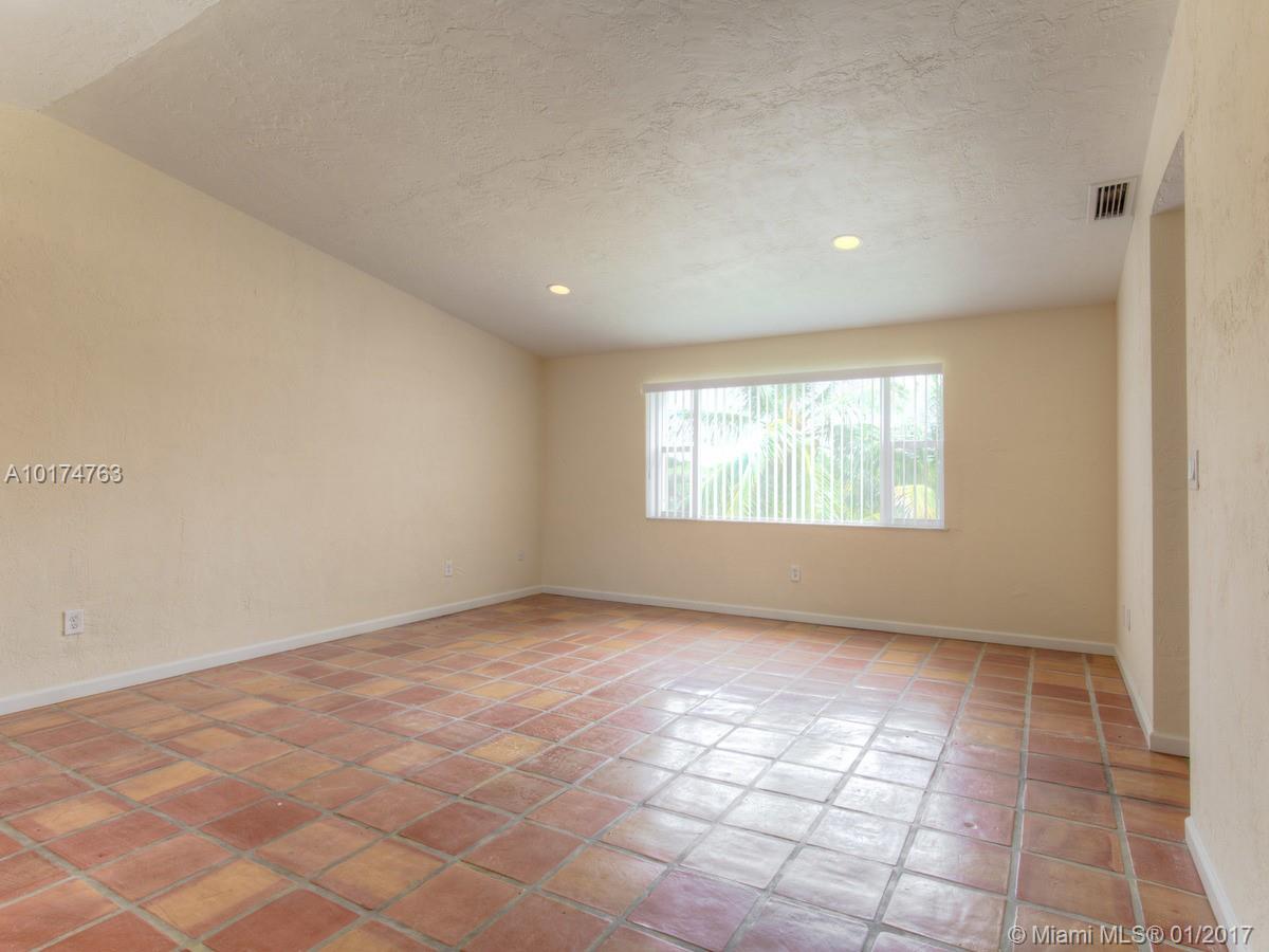 Seagrape Twnhms Amd 01 - Residential Lease