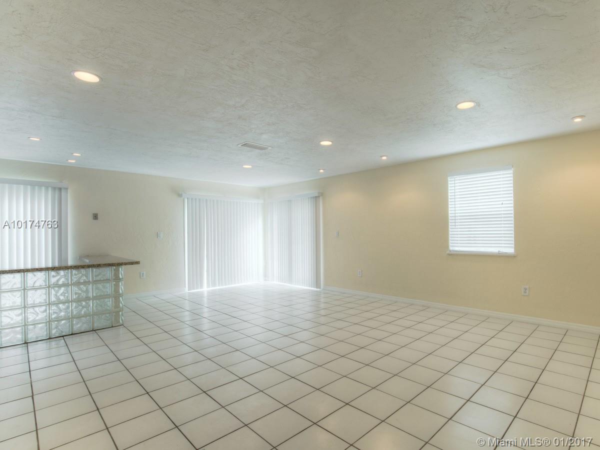 Seagrape Twnhms Amd 01 - Residential Lease