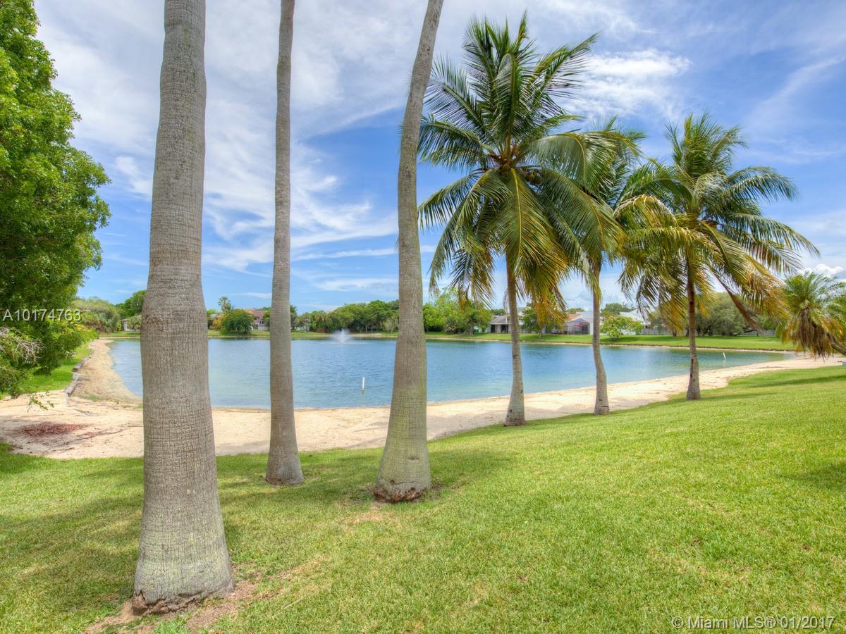 Seagrape Twnhms Amd 01 - Residential Lease