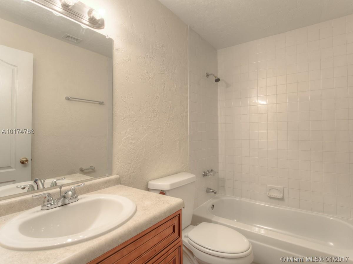 Seagrape Twnhms Amd 01 - Residential Lease