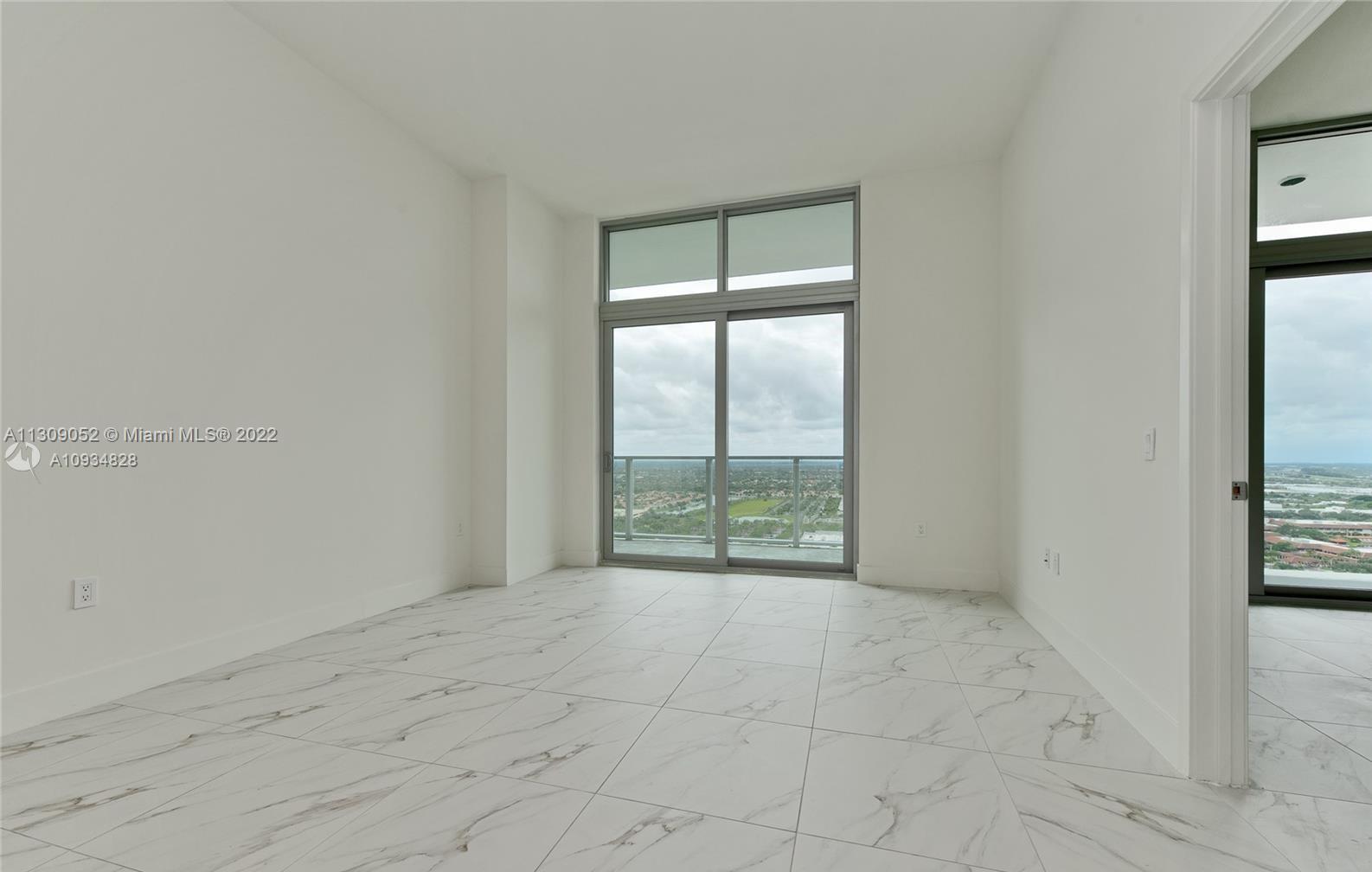 METROPICA NORTH TOWER ONE - Residential