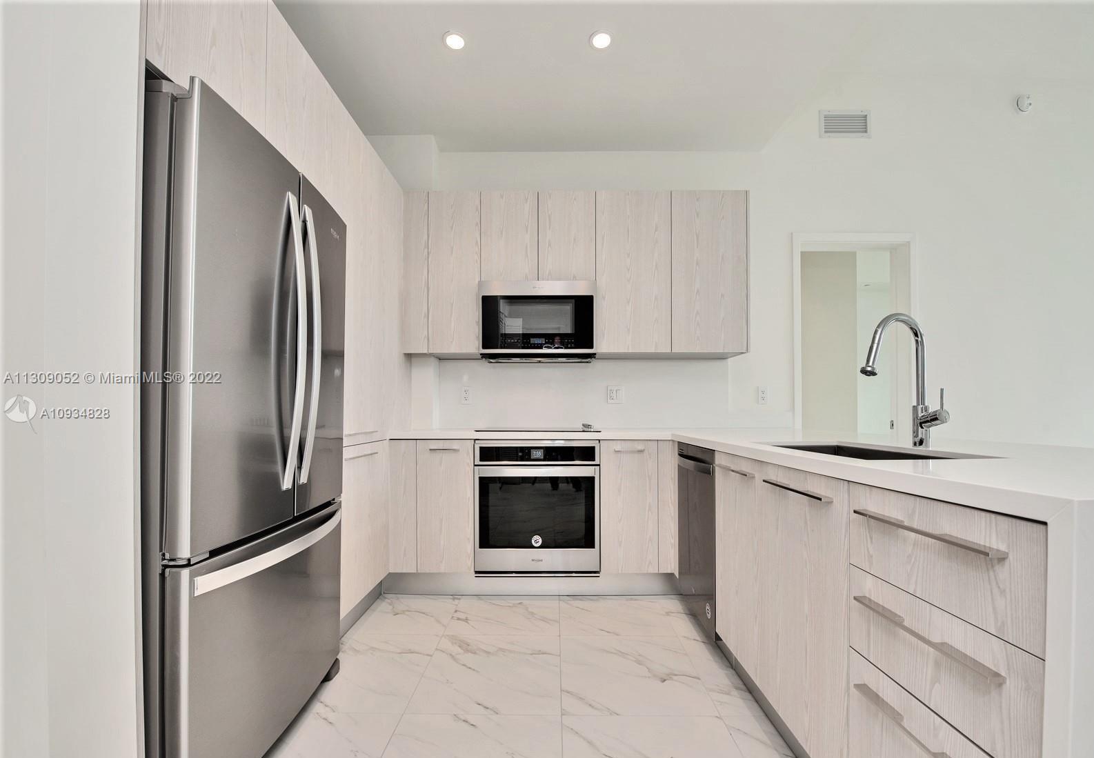 METROPICA NORTH TOWER ONE - Residential