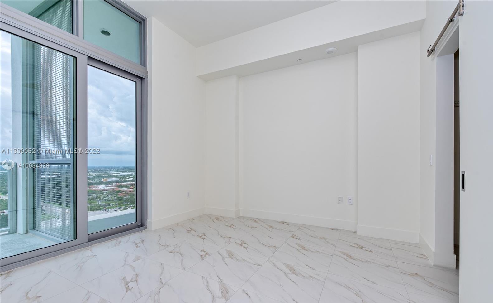 METROPICA NORTH TOWER ONE - Residential