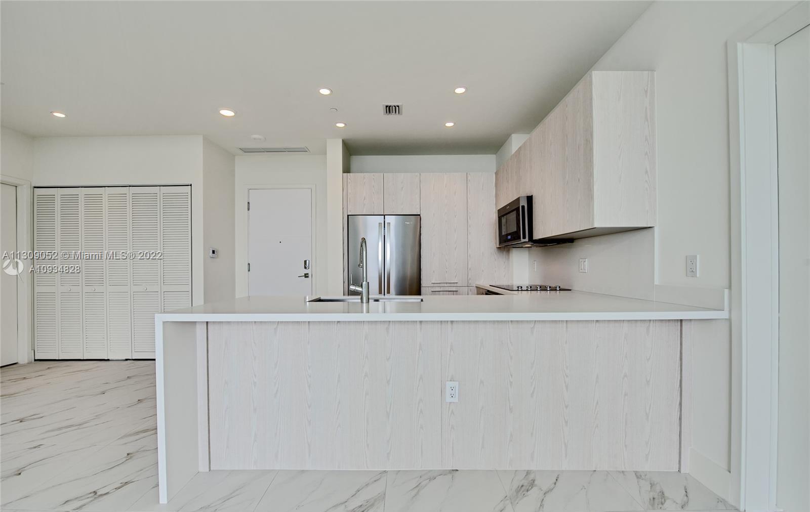 METROPICA NORTH TOWER ONE - Residential