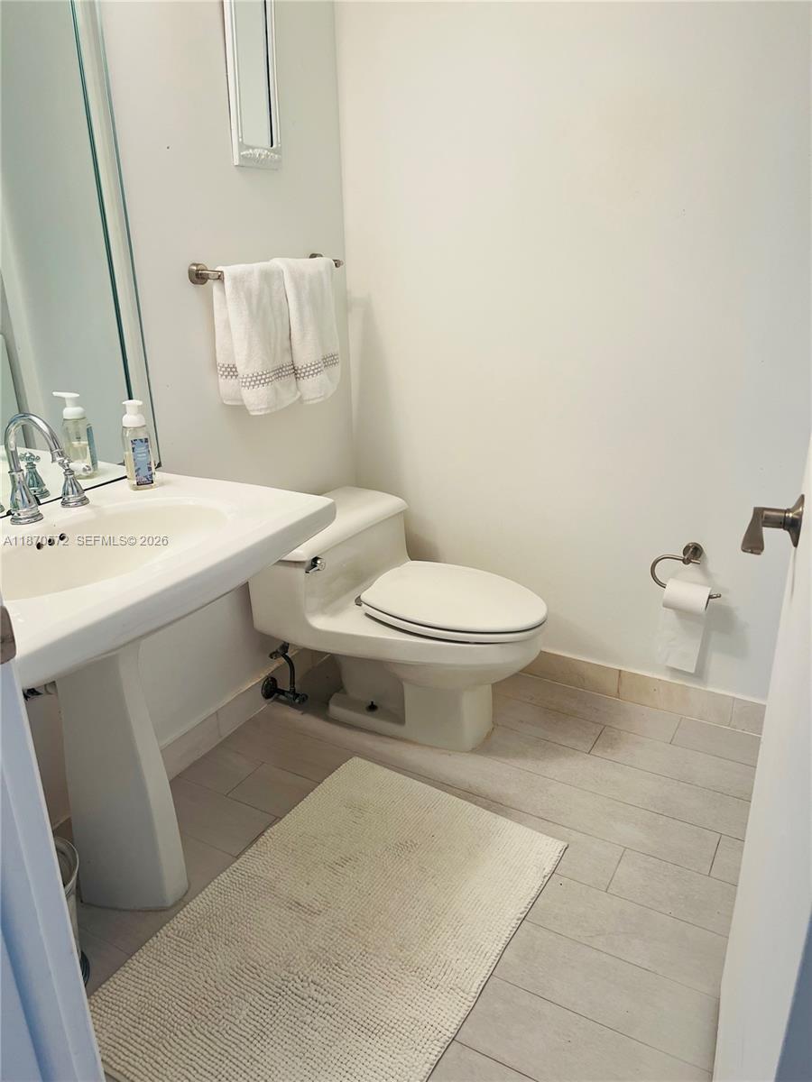 MYSTIC POINTE CONDO NO TH - Residential