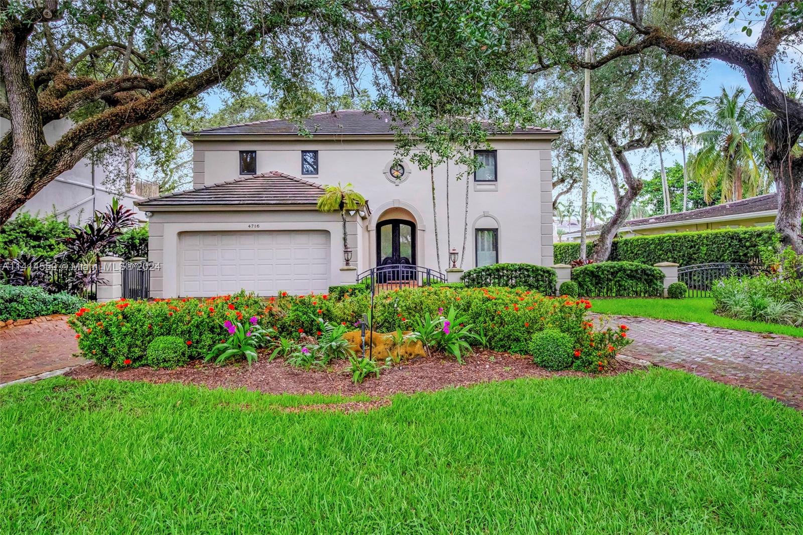Beautiful home located in Coral Gables on the Riviera Golf Course!!!! Amazing Florida room 20' x 30' overlooking 5th hole green. Brand new roof, fresh full exterior paint, new A/C. Huge primary bedroom with giant walk in closet. Remodeled Kitchen with high end cabinets and appliances. Impact widows, doors, and accordion shutters. Large Den / Office. Beautiful mature oak trees. Hardwood floors and marble throughout and much more.