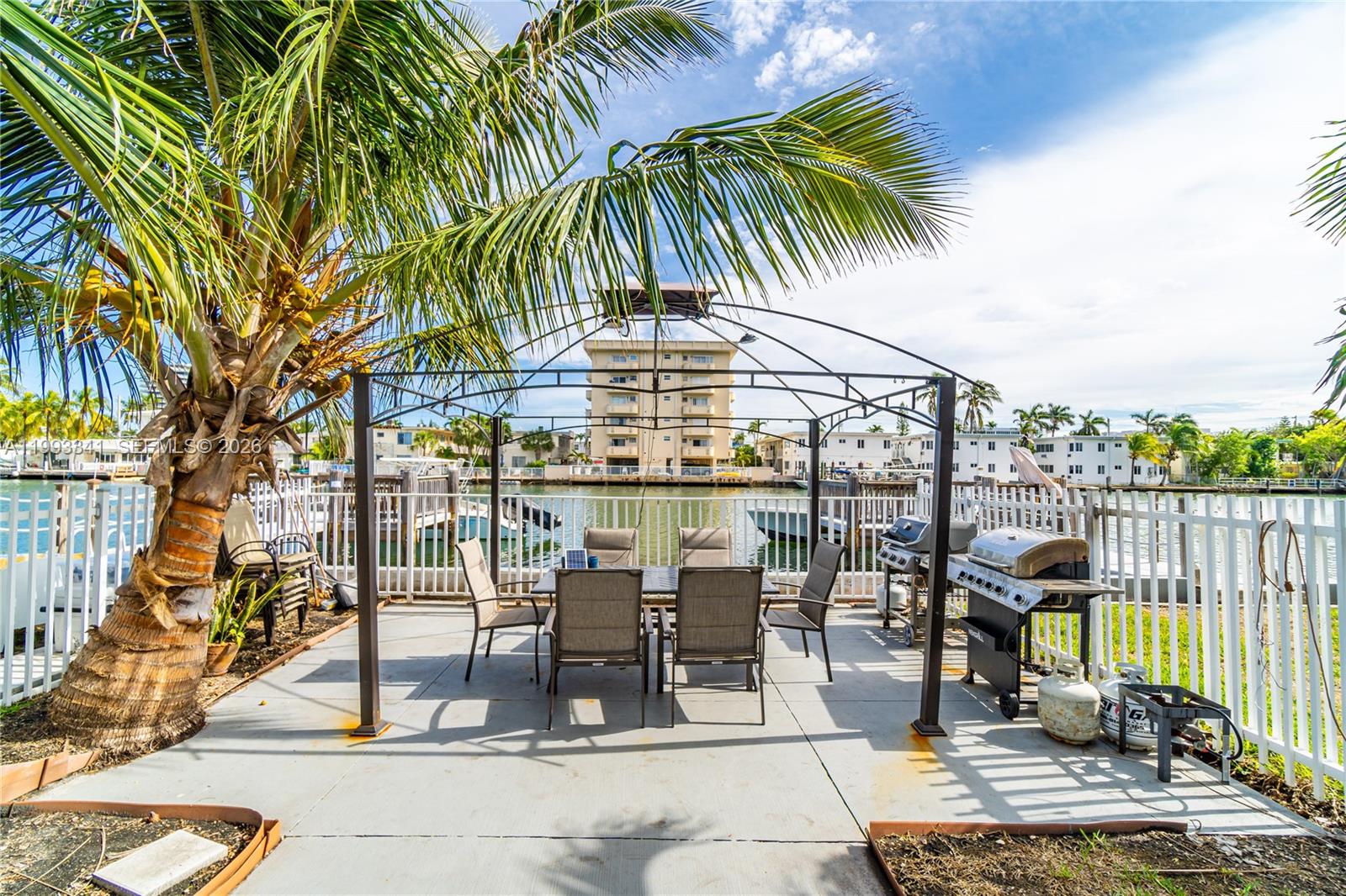 OASIS ON THE BEACH CONDO - Residential