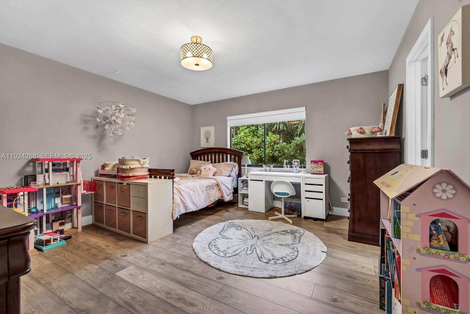 BLUE LAKE ESTATES - Residential Lease