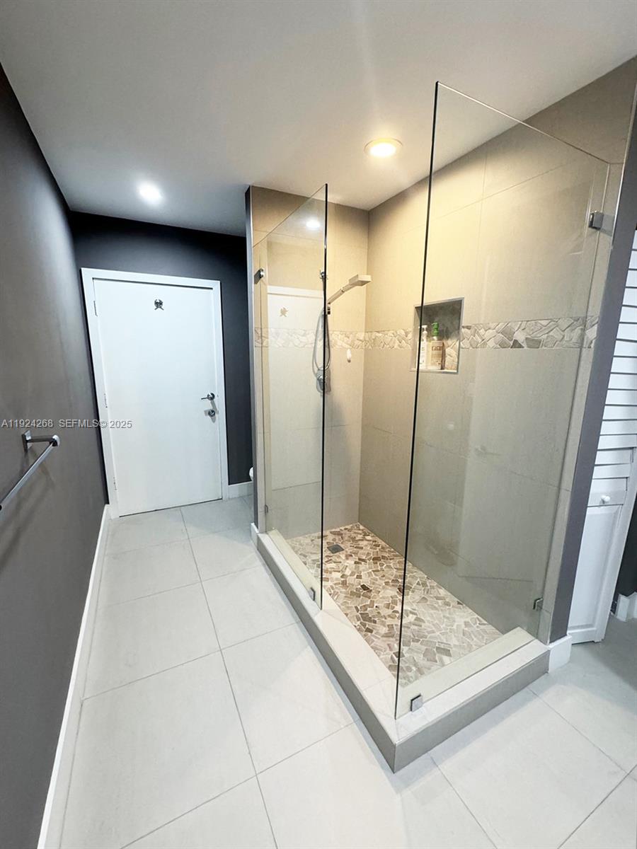 BLUE LAKE ESTATES - Residential Lease