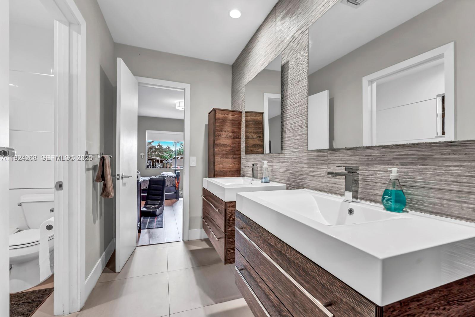 BLUE LAKE ESTATES - Residential Lease