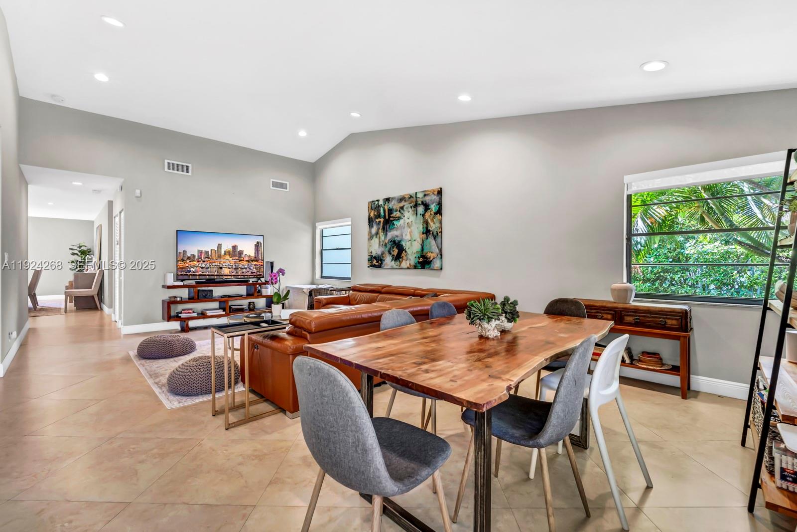 BLUE LAKE ESTATES - Residential Lease