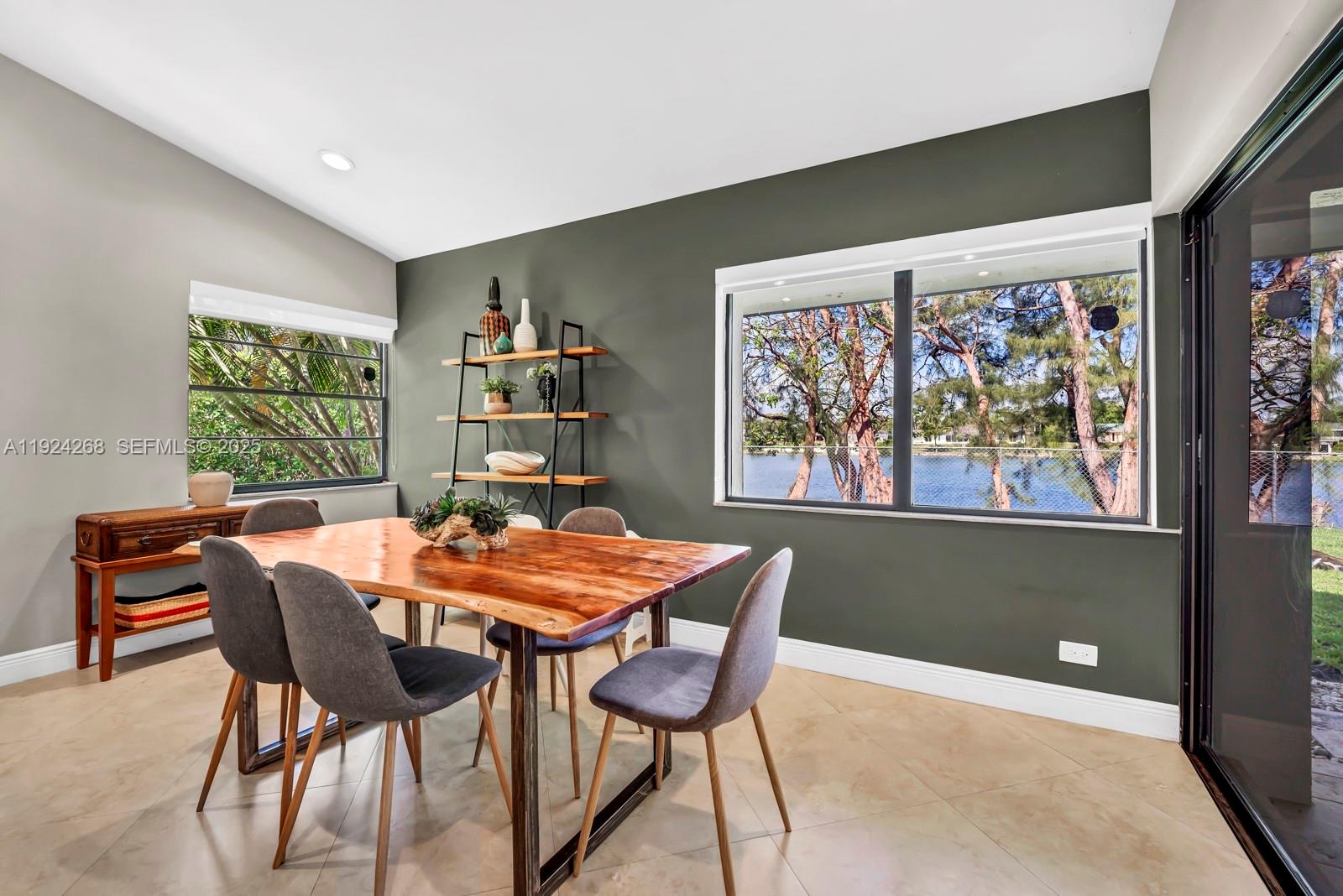 BLUE LAKE ESTATES - Residential Lease