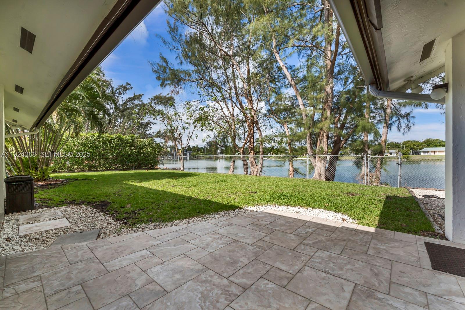 BLUE LAKE ESTATES - Residential Lease