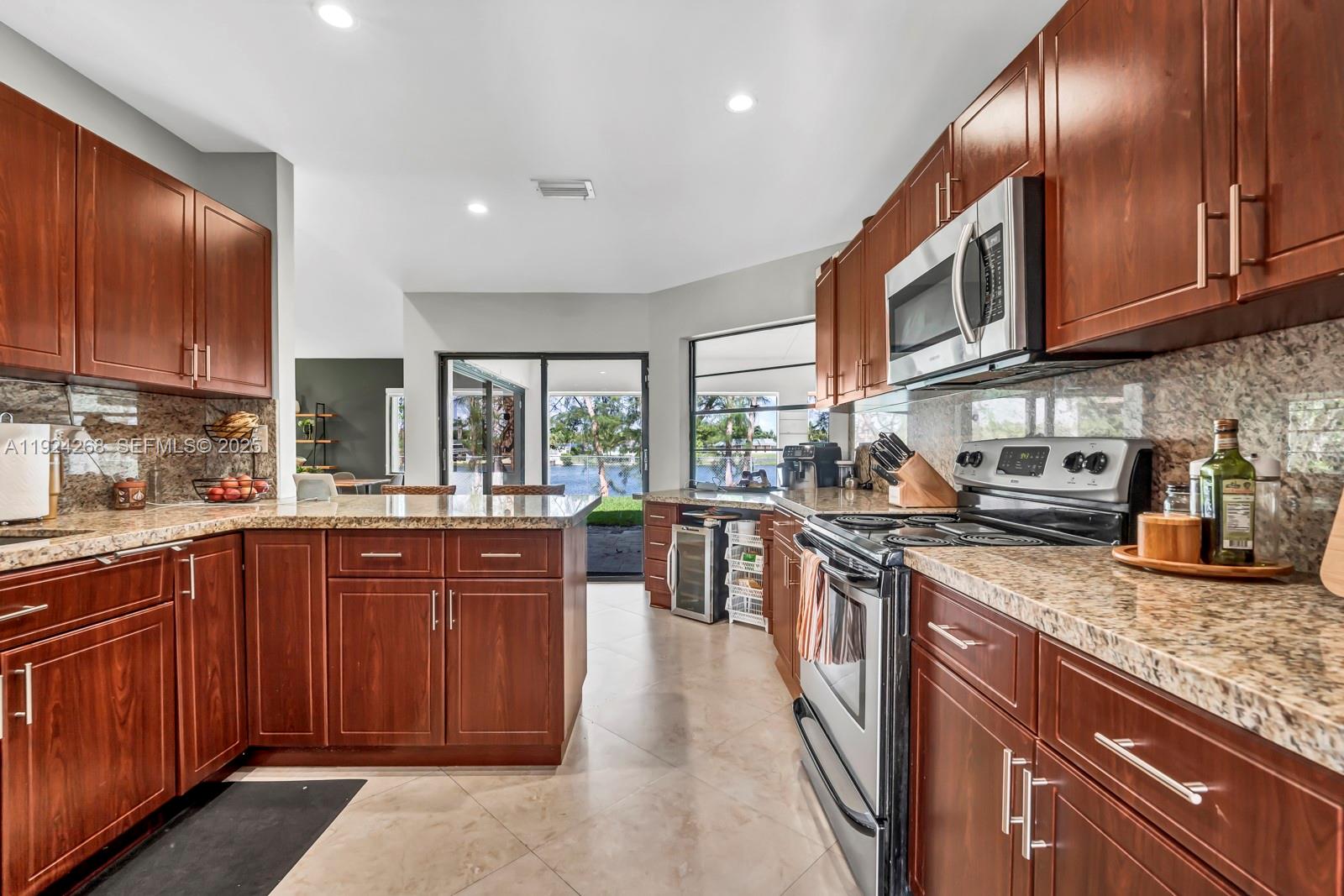 BLUE LAKE ESTATES - Residential Lease