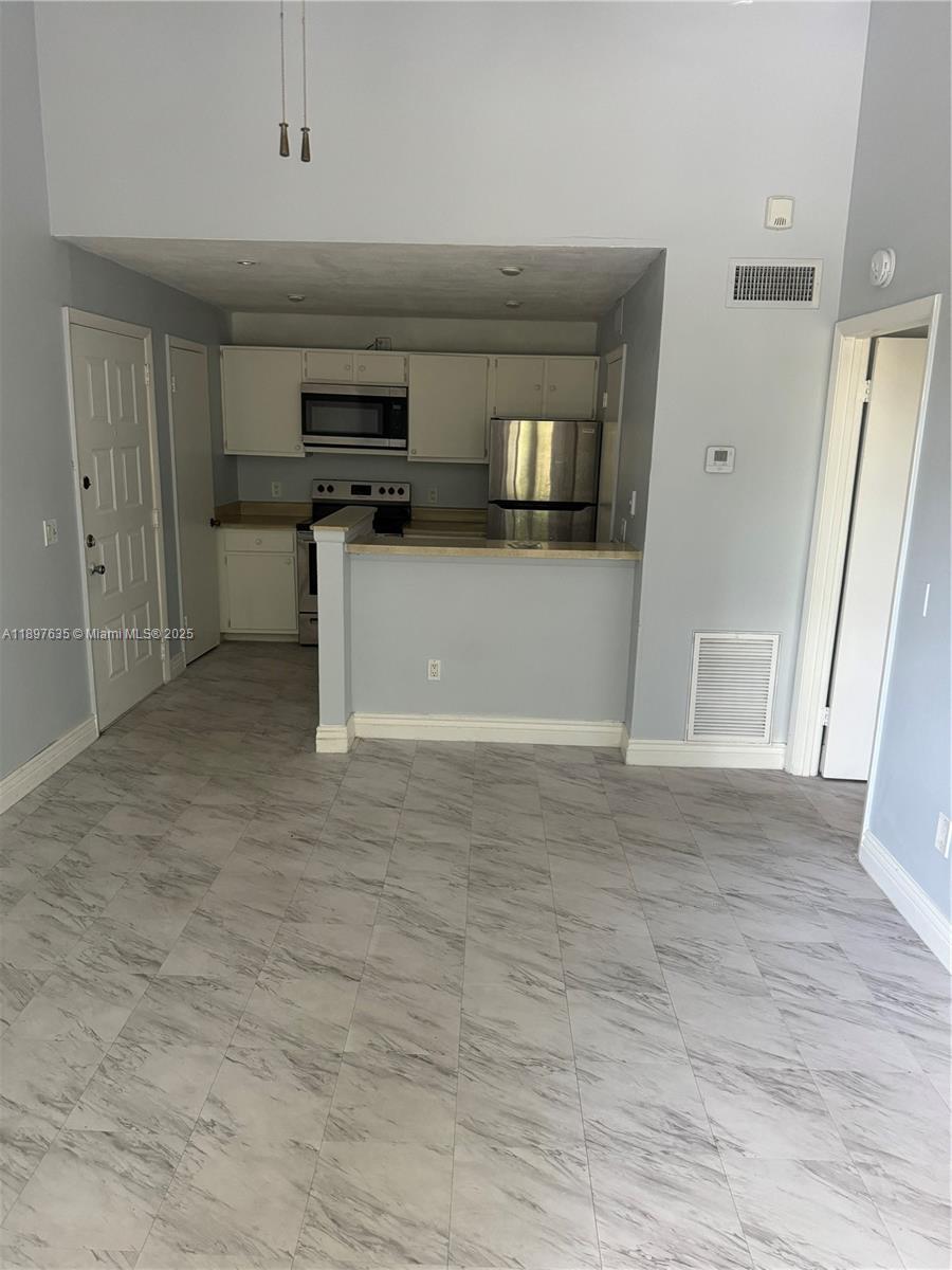 4441 W McNab Rd 21