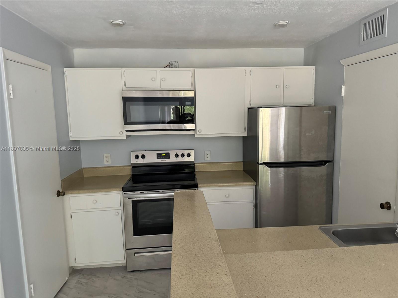 4441 W McNab Rd 21
