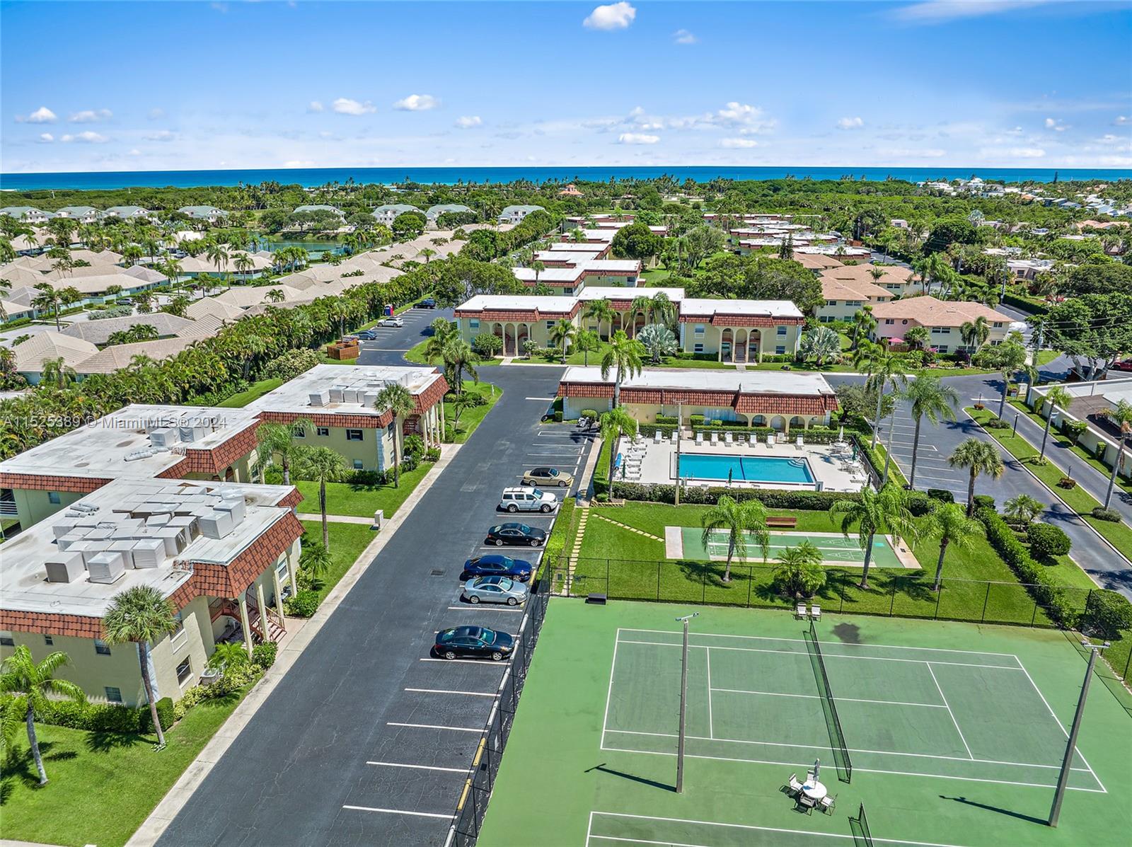 VILLAS ON THE GREEN - Residential Lease