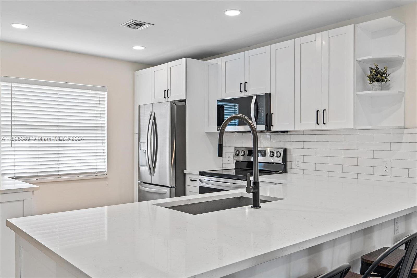 VILLAS ON THE GREEN - Residential Lease