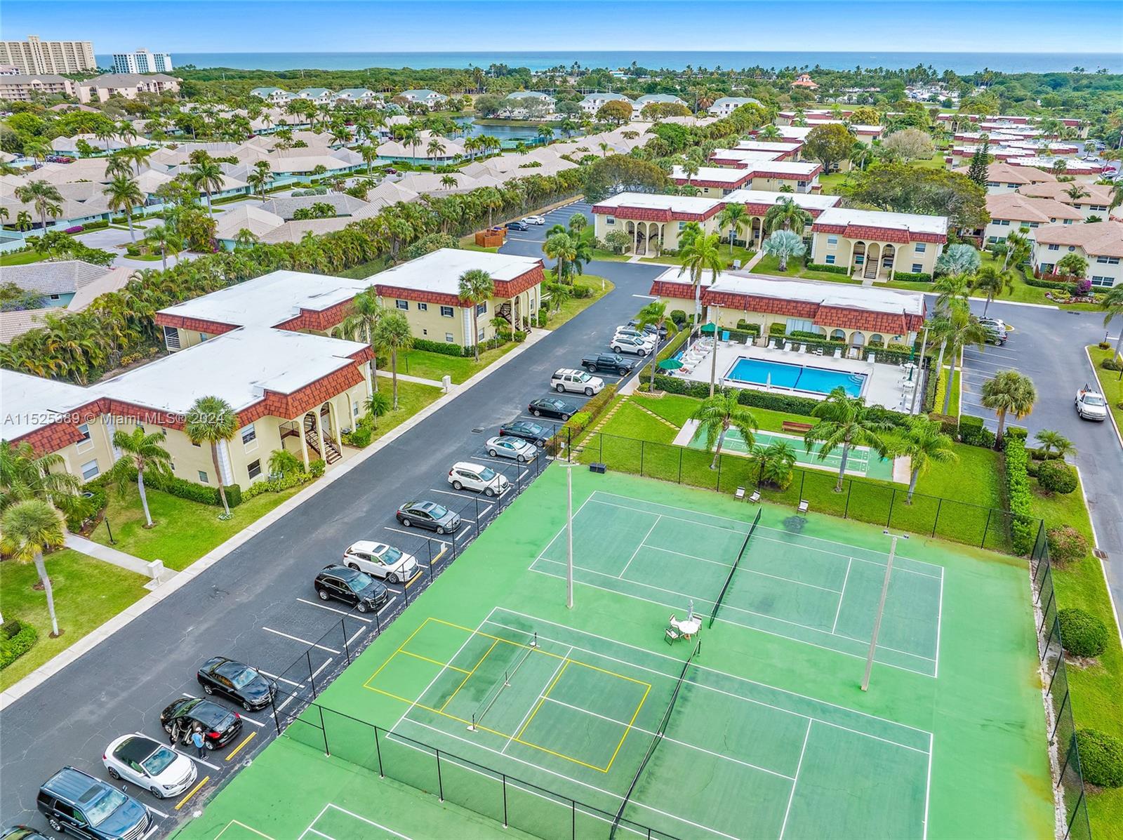 VILLAS ON THE GREEN - Residential Lease