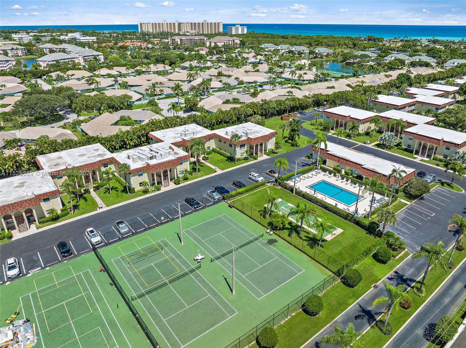 VILLAS ON THE GREEN - Residential Lease