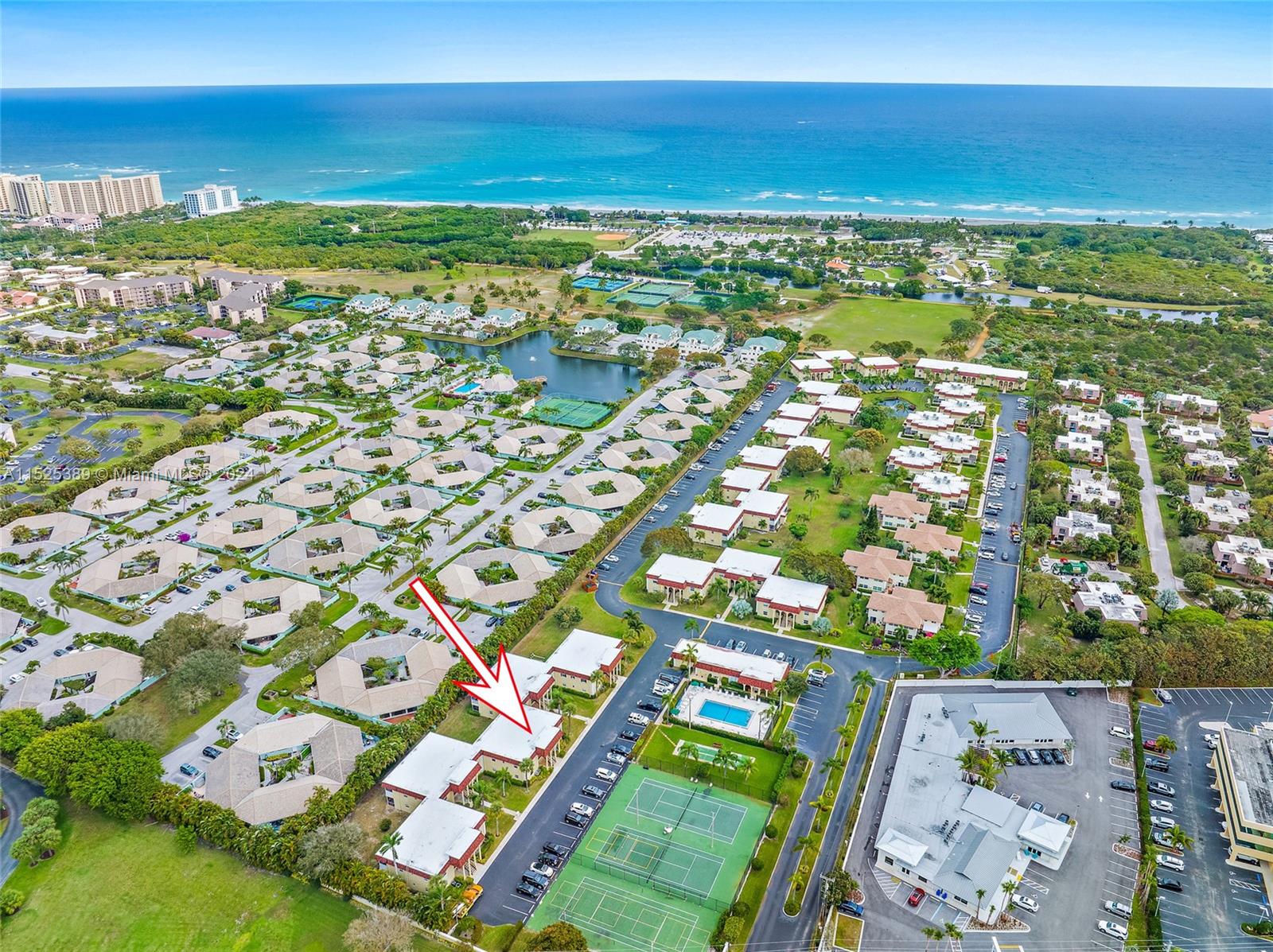 VILLAS ON THE GREEN - Residential Lease