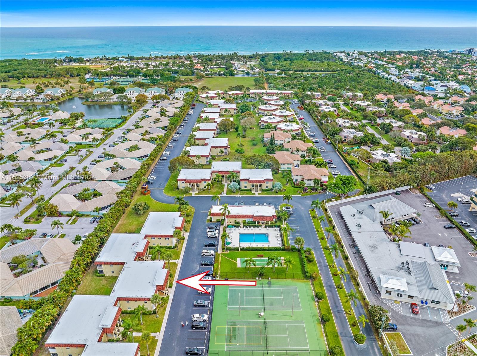 VILLAS ON THE GREEN - Residential Lease