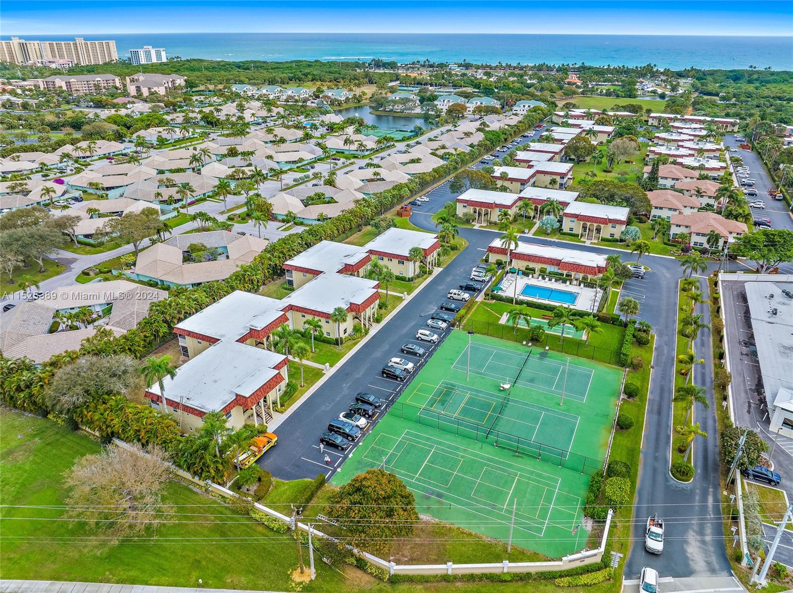 VILLAS ON THE GREEN - Residential Lease