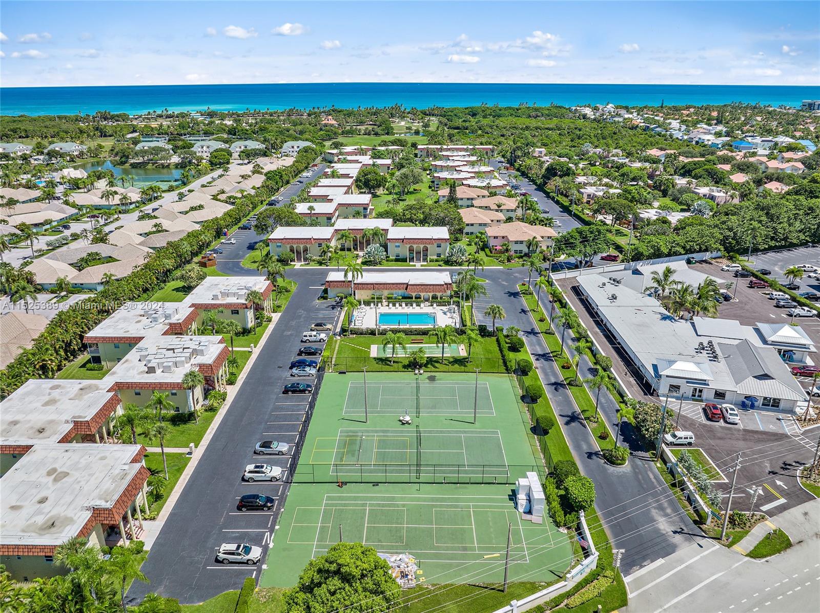 VILLAS ON THE GREEN - Residential Lease
