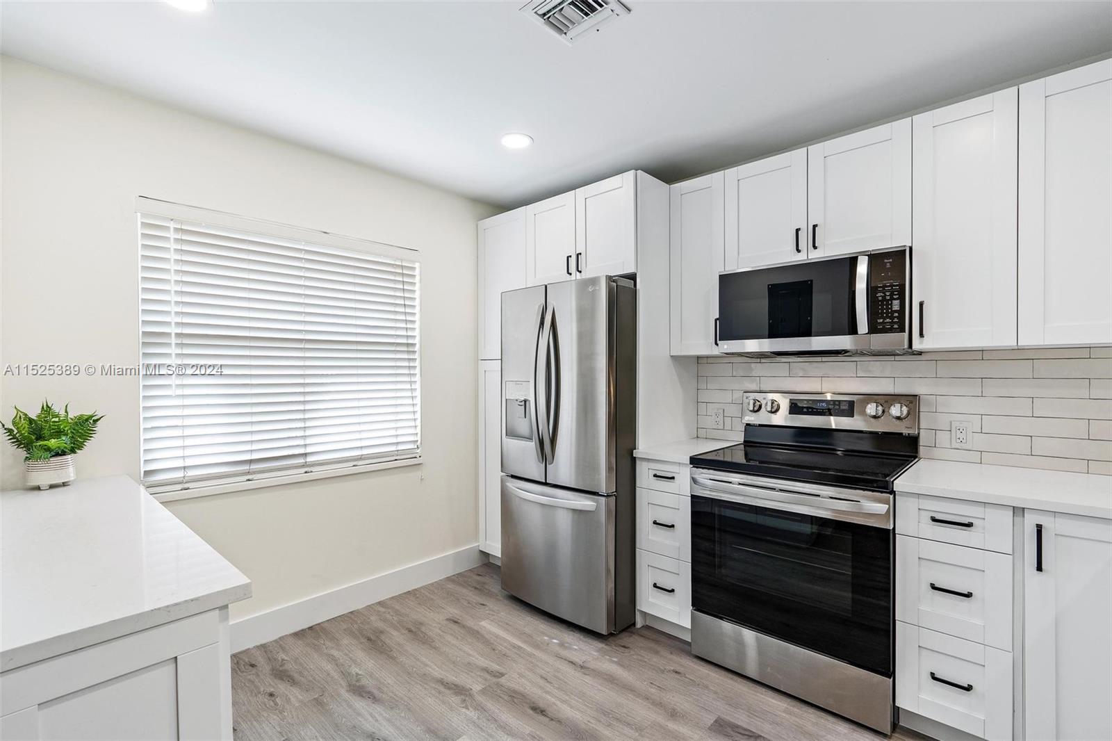 VILLAS ON THE GREEN - Residential Lease
